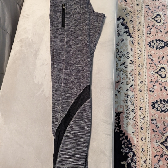 Lululemon bunch, crop 21. - Picture 5 of 10
